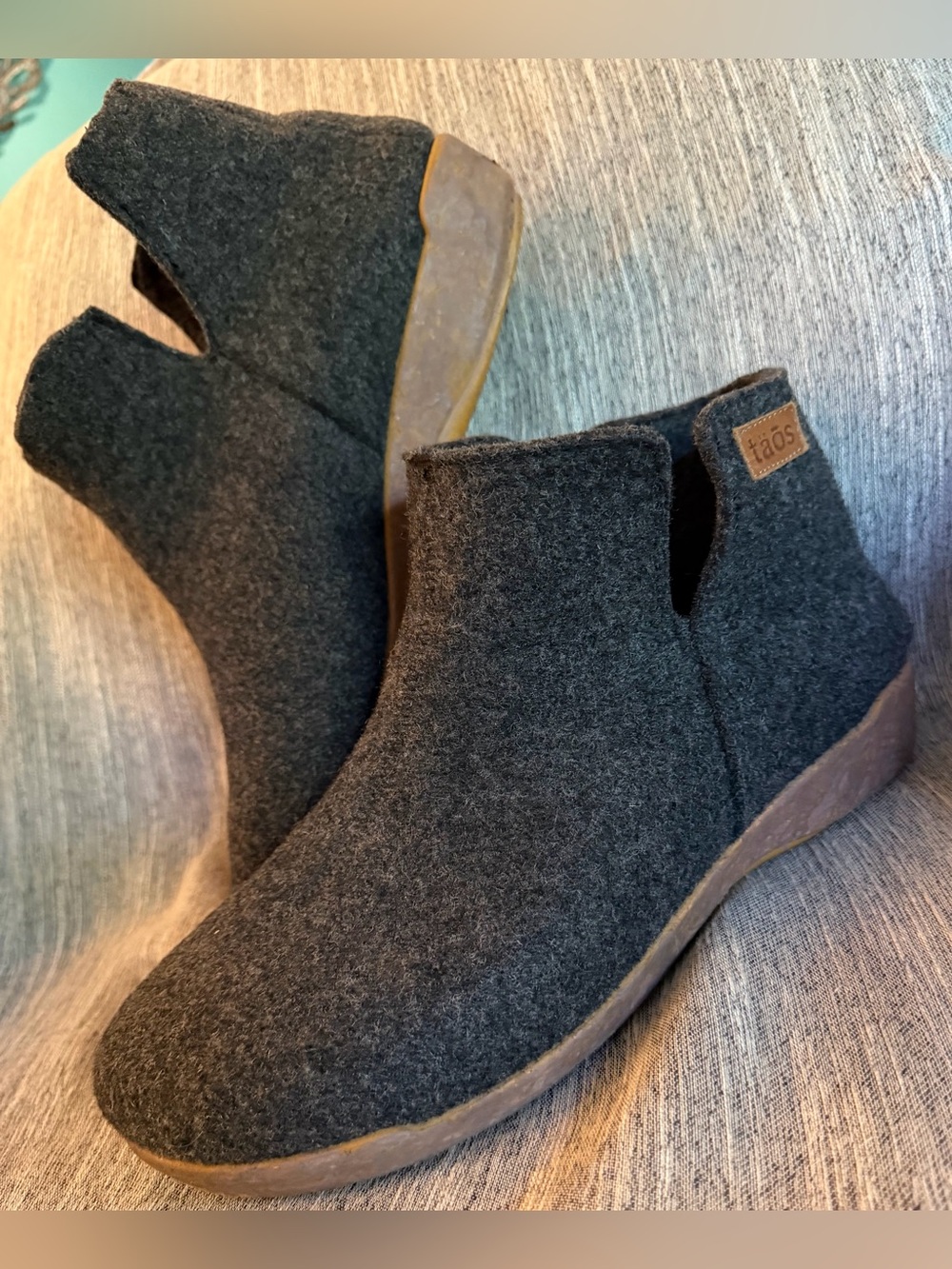 Taos good wool boot clog. Italian wool. Women’s 9